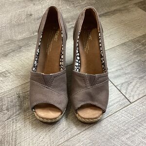 TOMS Wedge Espadrilles Open Toe Size 6